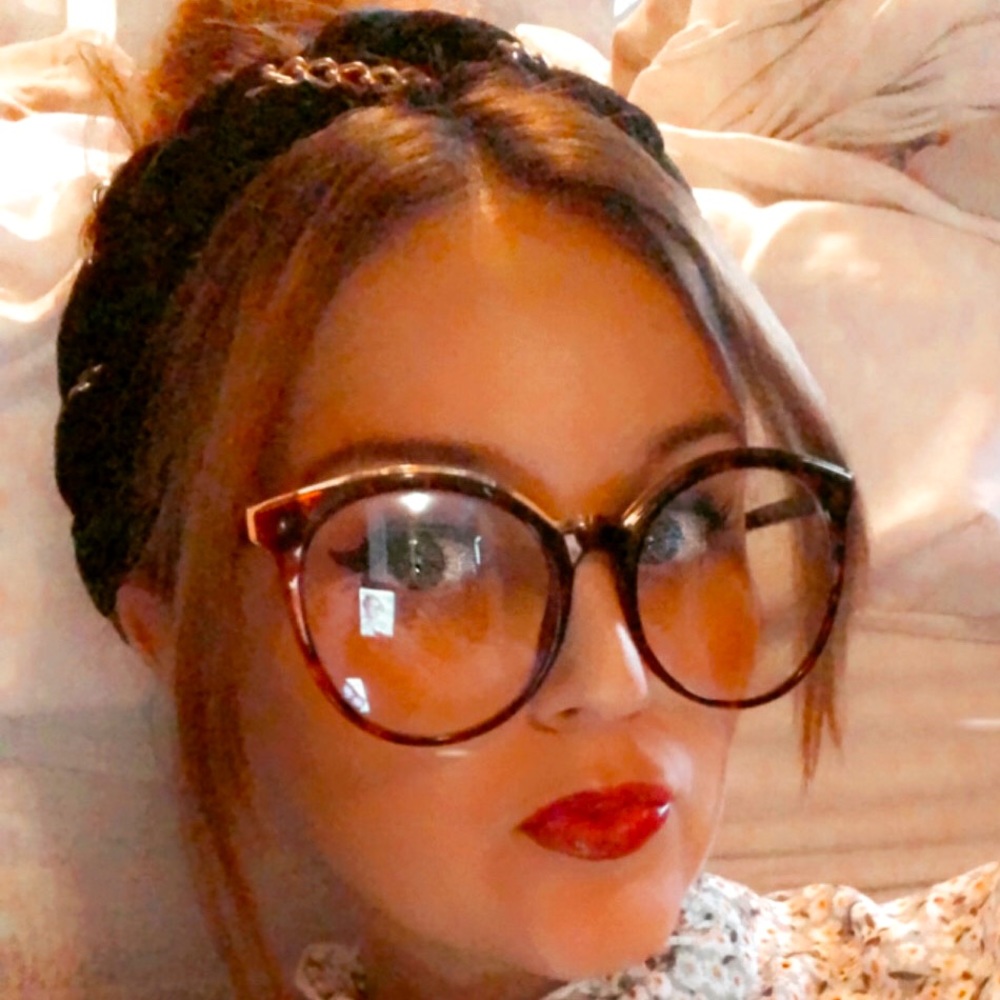 Meet your Posher, Kayla